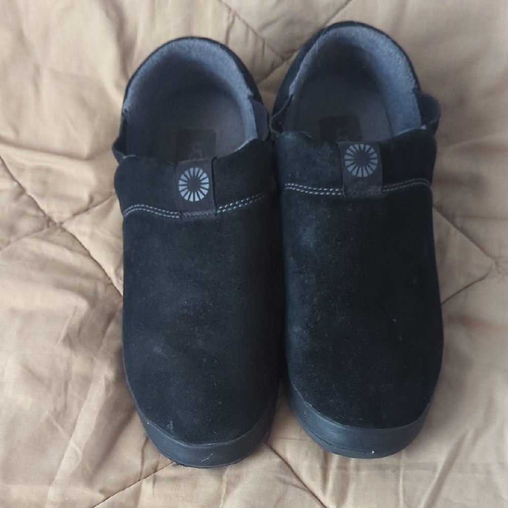 UGG Black Slippers Cozy Slip-On Design